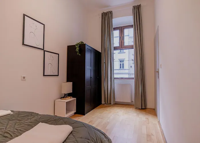 Bright And Cozy 2-bedroom In Apartamento