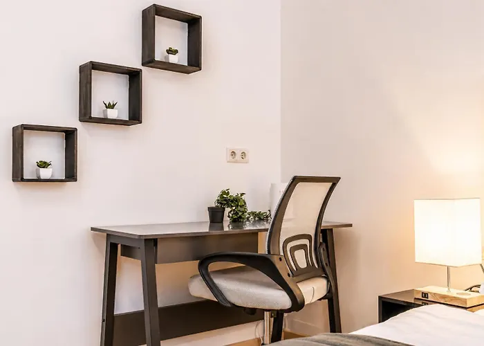 Bright And Cozy 2-bedroom In * Viena